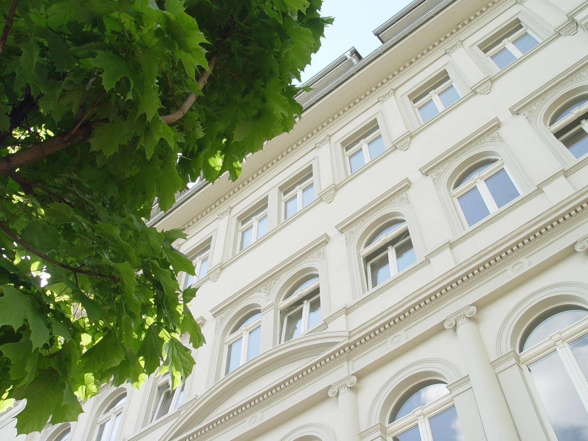 Aparthotel Am Zwinger Дрезден Экстерьер фото